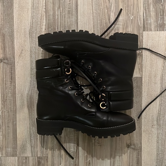 Stuart Weitzman Lexy Bootie - Picture 5 of 8